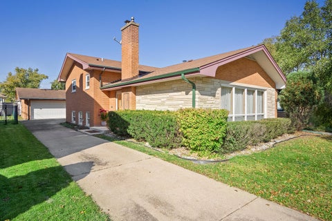 Photo of 1542 Raymond Avenue, La Grange Park, IL 60526 (MLS # 12783836)