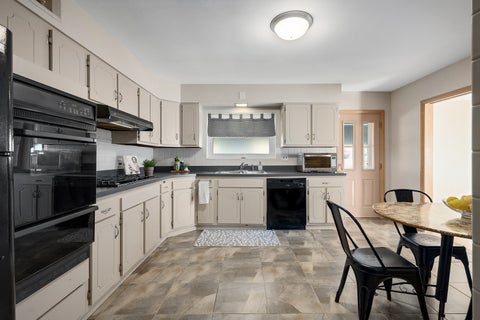 Tiny photo for 1542 Raymond Avenue, La Grange Park, IL 60526 (MLS # 12783836)