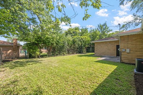 Tiny photo for 1006 E 163rd Street, South Holland, IL 60473 (MLS # 12487732)