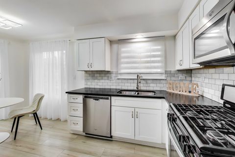 Tiny photo for 158 Jefferson Lane, Streamwood, IL 60107 (MLS # 12633420)