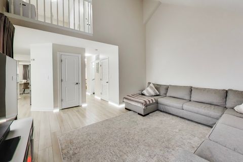 Tiny photo for 158 Jefferson Lane, Streamwood, IL 60107 (MLS # 12633420)