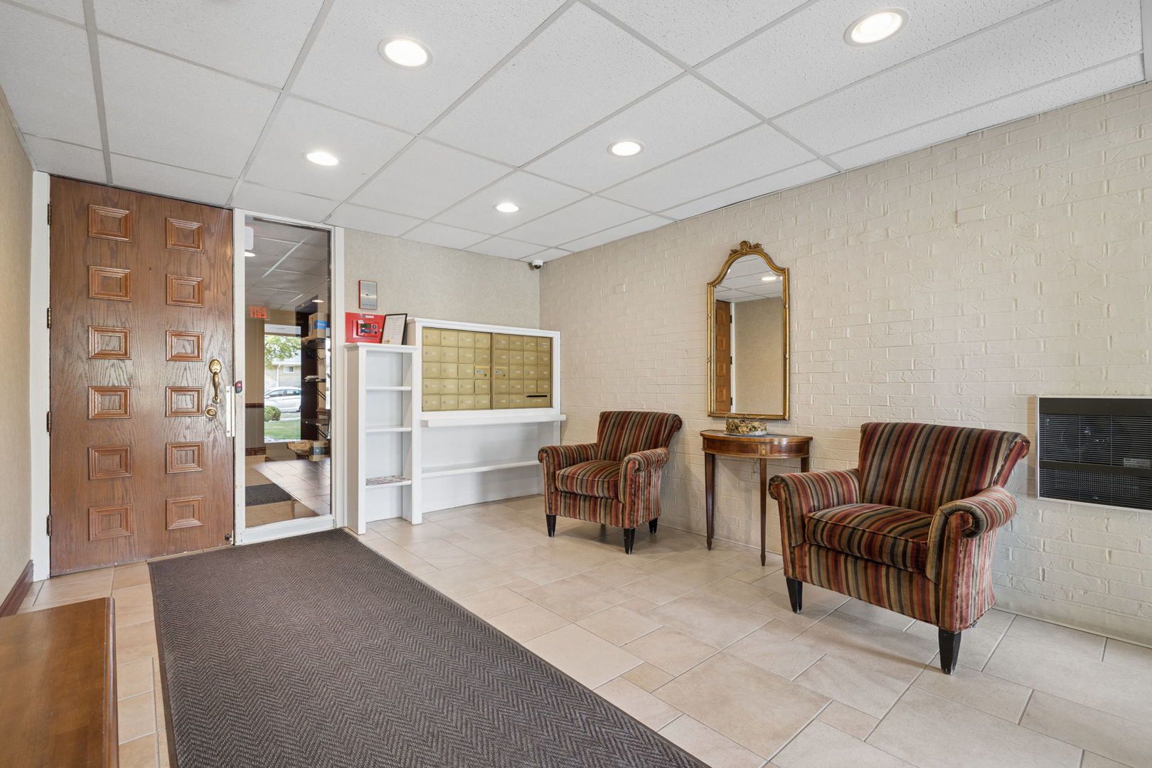 907 Curtiss Street 304