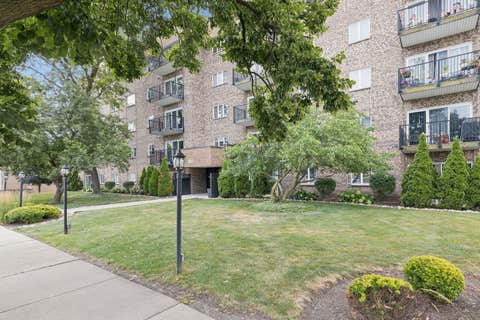 907 Curtiss Street Unit 304, Downers Grove, IL 60515 - #: 12714534