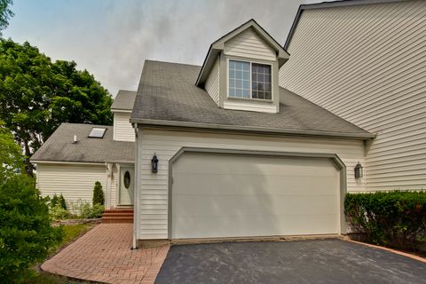 Townhouse in Gurnee IL 647 Wilbur Court.jpg