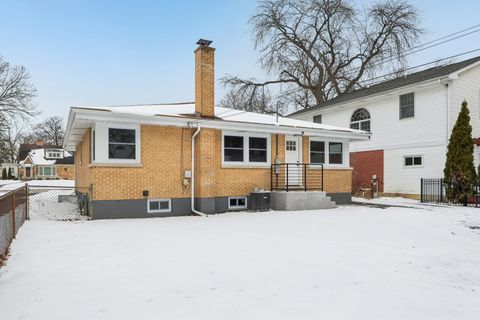 Tiny photo for 419 S Chase Avenue, Lombard, IL 60148 (MLS # 12551245)