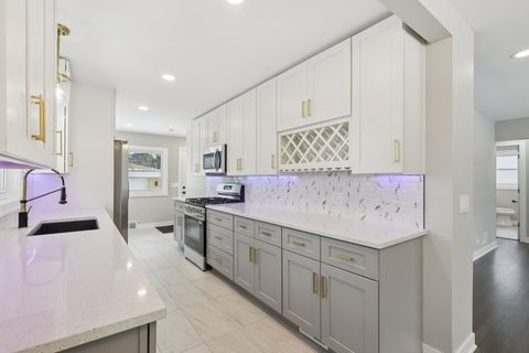 Tiny photo for 419 S Chase Avenue, Lombard, IL 60148 (MLS # 12551245)