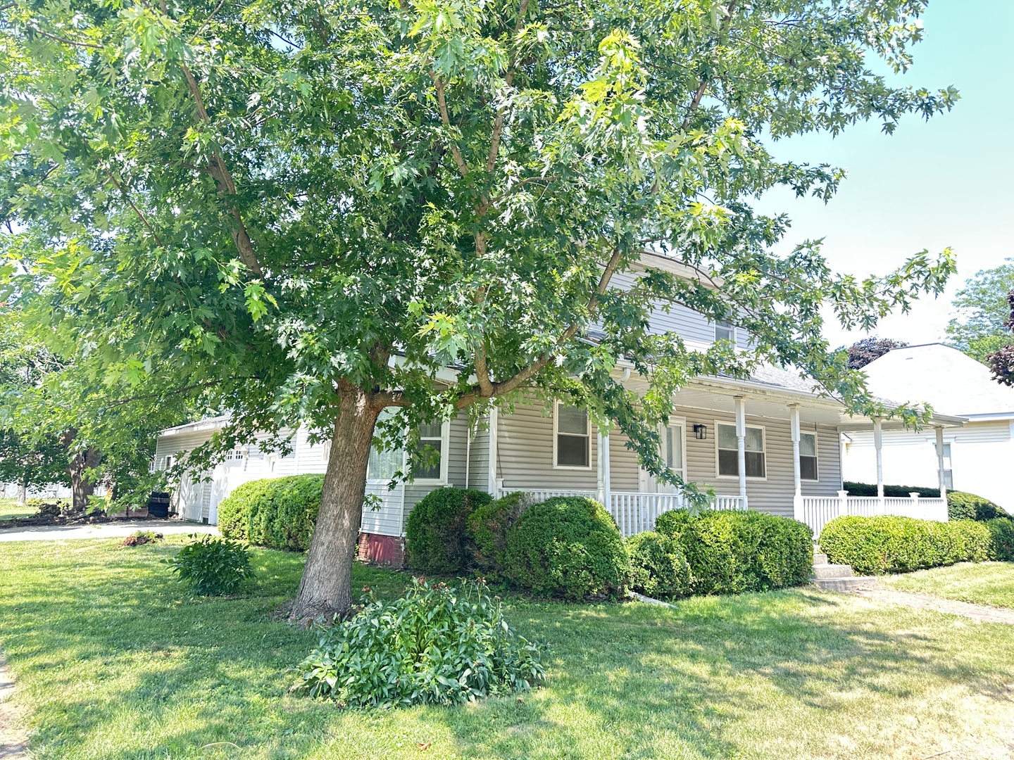 101 E Illinois Street