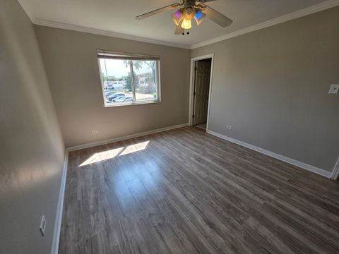 Tiny photo for 910 Beau Drive #202, Des Plaines, IL 60016 (MLS # 12433537)