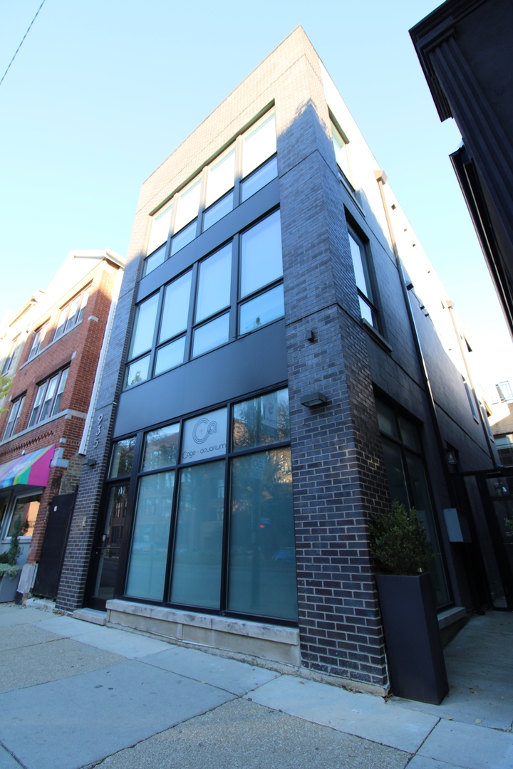 Photo 1 of 22 — 935 N Ashland Avenue 1, Chicago, IL 60622