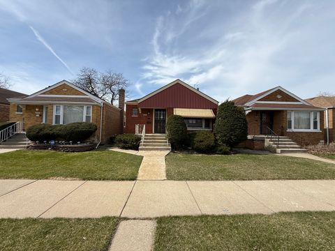 Photo of 8842 S CREGIER Avenue, Chicago, IL 60617 (MLS # 12608390)