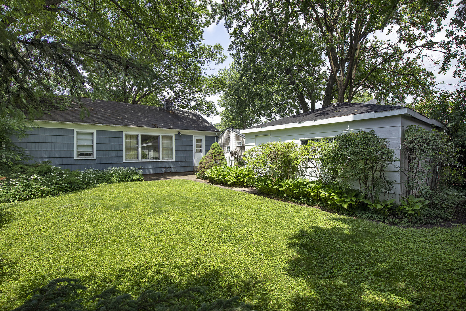 1125 Greenbriar Lane