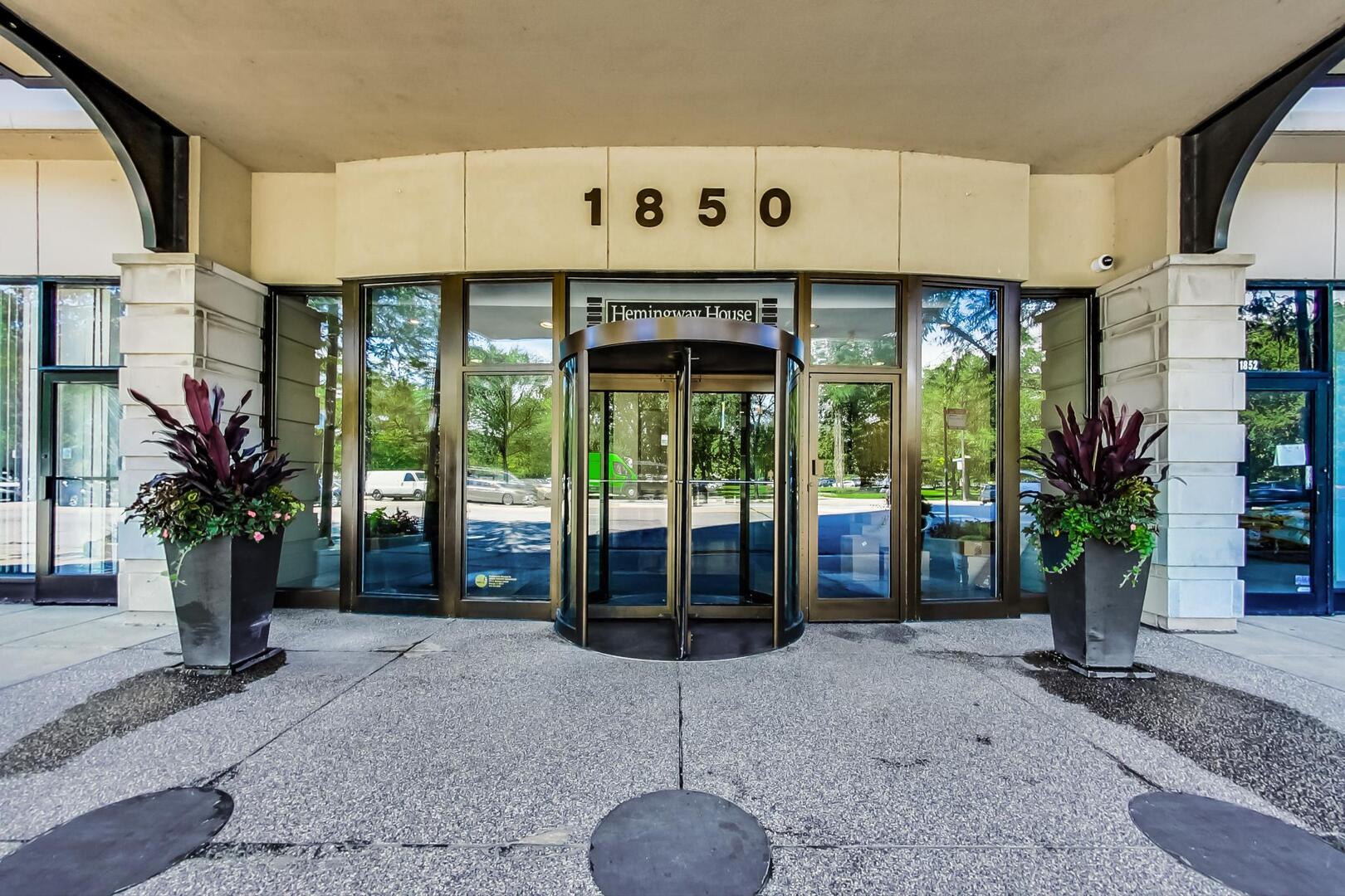 1850 N CLARK Street 1205