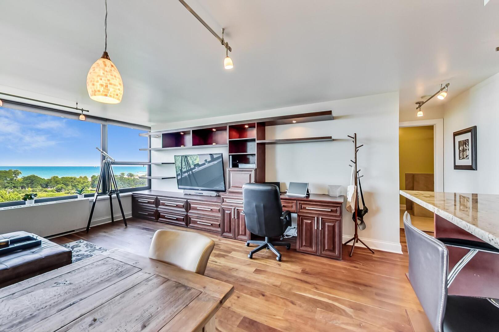 1850 N CLARK Street 1205