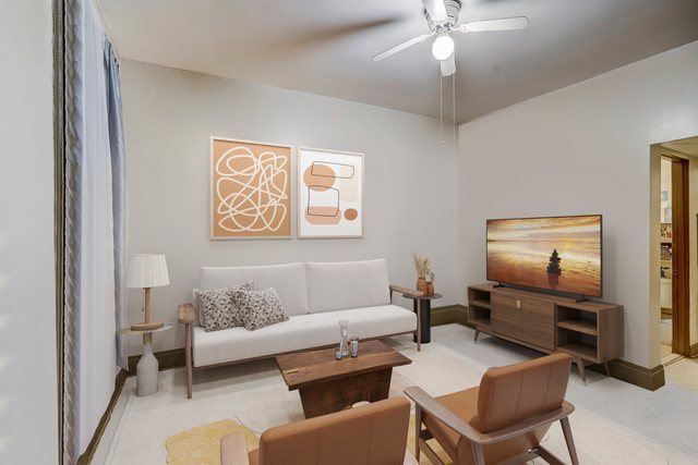 2326 S Sacramento Avenue