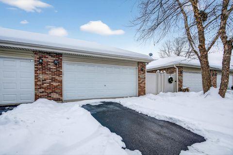 Tiny photo for 234 Longview Drive, Elgin, IL 60124 (MLS # 12523311)
