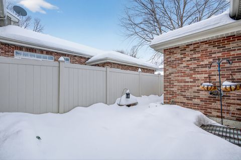 Tiny photo for 234 Longview Drive, Elgin, IL 60124 (MLS # 12523311)