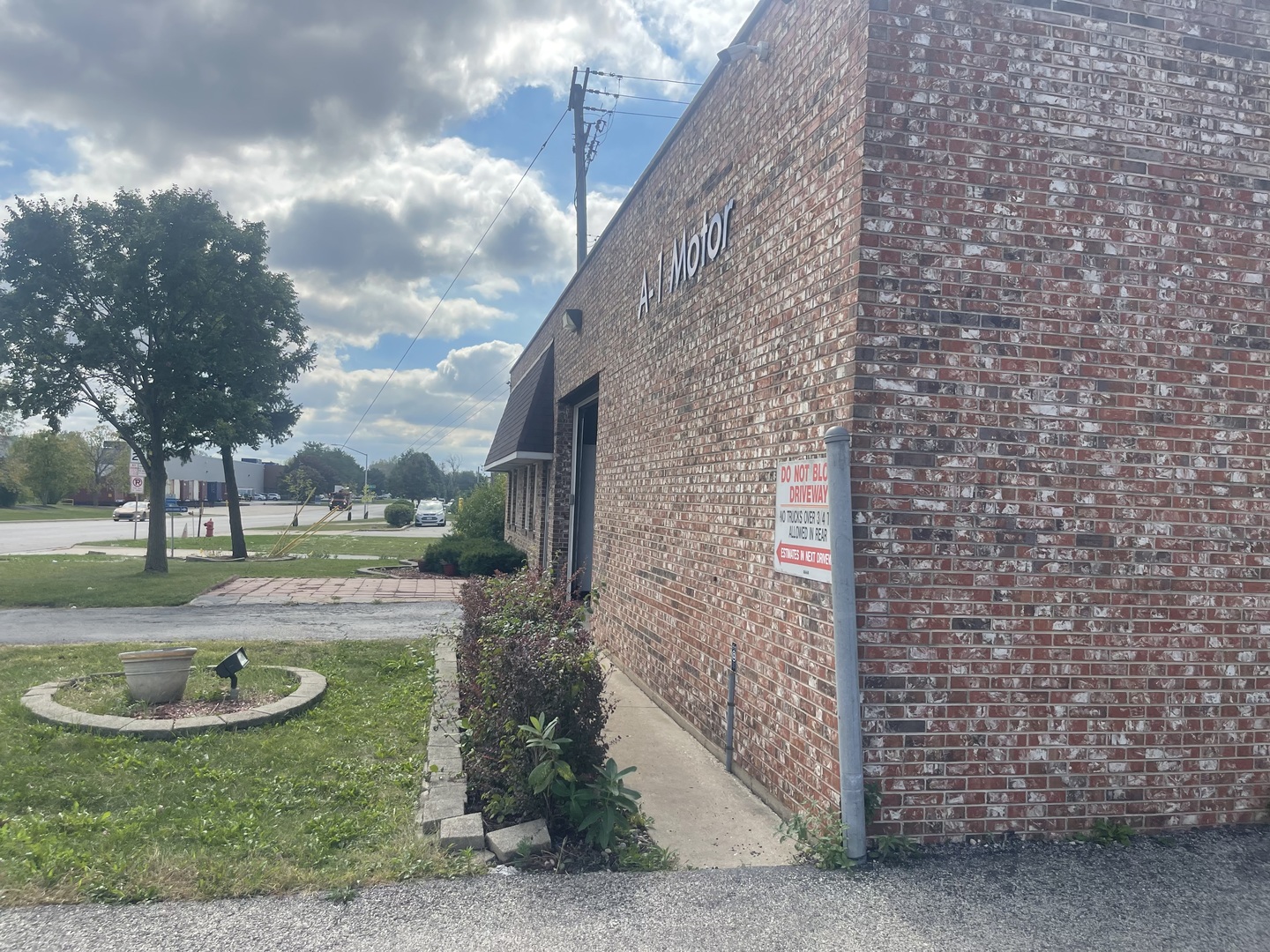 1212 MITCHELL Boulevard