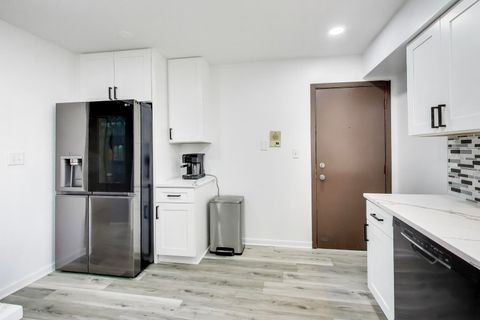 Tiny photo for 111 W Brandon Court #E24, Palatine, IL 60067 (MLS # 12526860)