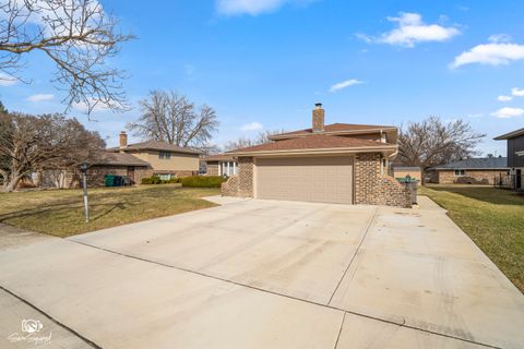 Tiny photo for 14215 Timothy Drive, Orland Park, IL 60462 (MLS # 12589204)