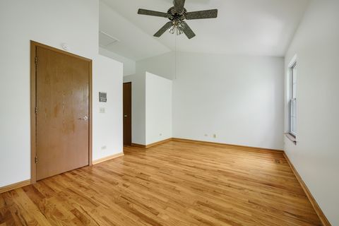 Tiny photo for 942 Little Falls Court, Elk Grove Village, IL 60007 (MLS # 12629946)