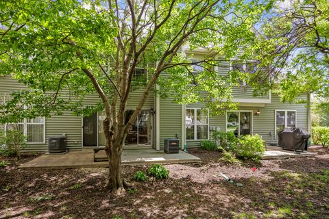 Tiny photo for 942 Little Falls Court, Elk Grove Village, IL 60007 (MLS # 12629946)