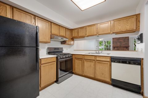 Tiny photo for 942 Little Falls Court, Elk Grove Village, IL 60007 (MLS # 12629946)