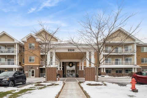 Photo of 2220 Founders Drive #117, Northbrook, IL 60062 (MLS # 12526062)