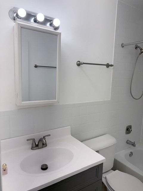 Tiny photo for 6882 W Touhy Avenue #B, Niles, IL 60714 (MLS # 12793371)