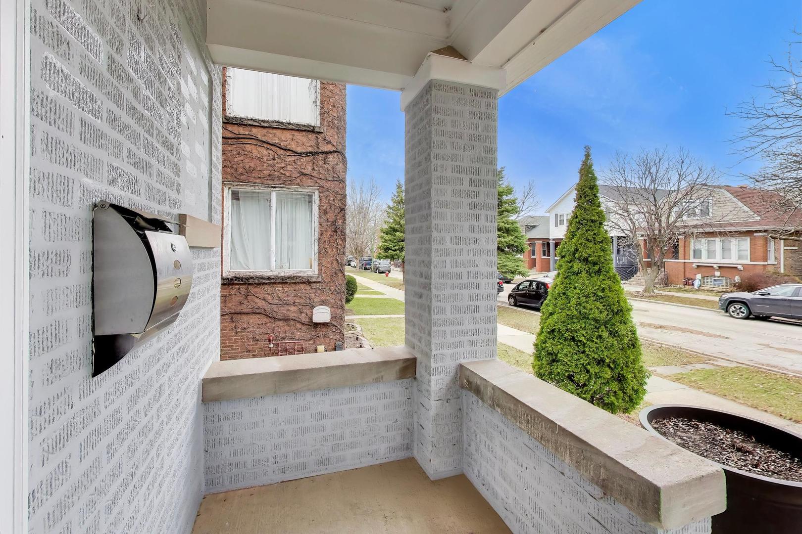 4220 N MARMORA Avenue