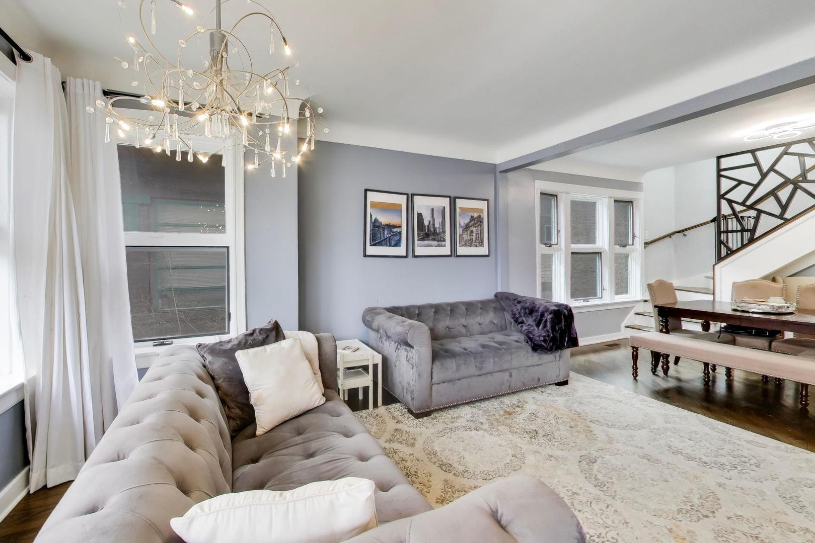 4220 N MARMORA Avenue