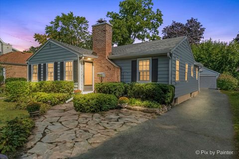 Tiny photo for 733 S Prairie Avenue, Barrington, IL 60010 (MLS # 12469229)