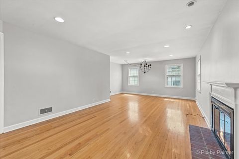 Tiny photo for 733 S Prairie Avenue, Barrington, IL 60010 (MLS # 12469229)