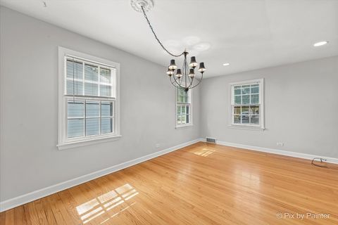 Tiny photo for 733 S Prairie Avenue, Barrington, IL 60010 (MLS # 12469229)