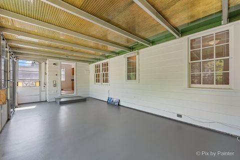 Tiny photo for 733 S Prairie Avenue, Barrington, IL 60010 (MLS # 12469229)