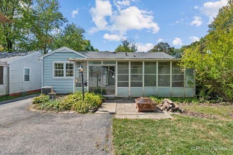 Tiny photo for 733 S Prairie Avenue, Barrington, IL 60010 (MLS # 12469229)