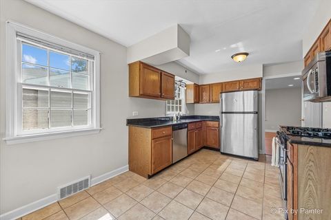 Tiny photo for 733 S Prairie Avenue, Barrington, IL 60010 (MLS # 12469229)