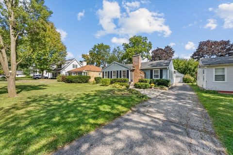 Tiny photo for 733 S Prairie Avenue, Barrington, IL 60010 (MLS # 12469229)
