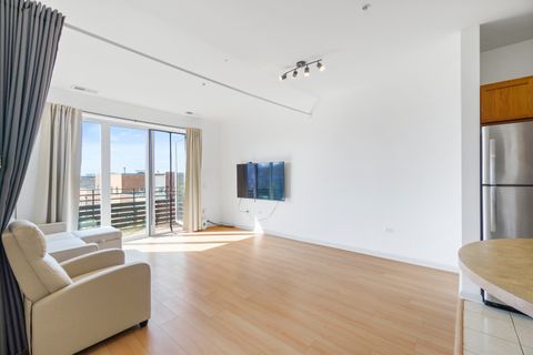 Tiny photo for 17 W 35th Street #406, Chicago, IL 60616 (MLS # 12471685)