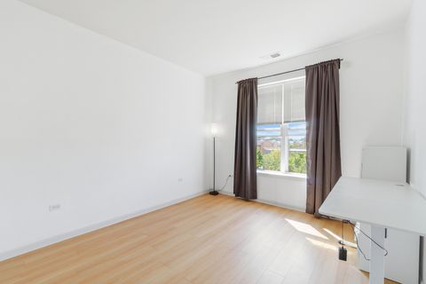 Tiny photo for 17 W 35th Street #406, Chicago, IL 60616 (MLS # 12471685)