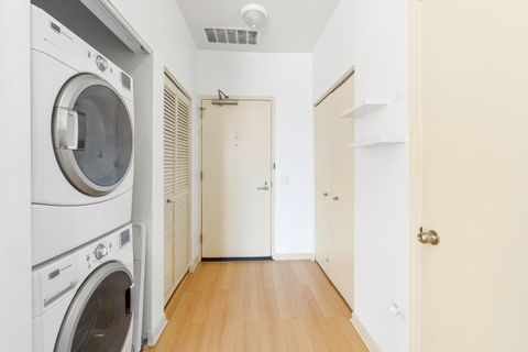 Tiny photo for 17 W 35th Street #406, Chicago, IL 60616 (MLS # 12471685)