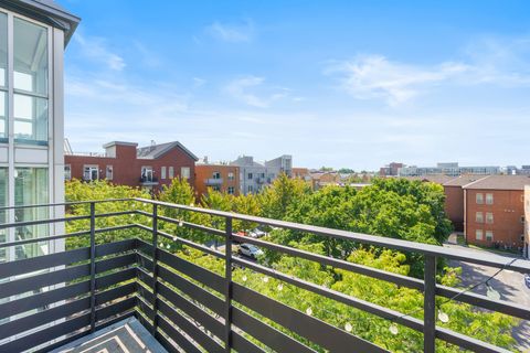 Tiny photo for 17 W 35th Street #406, Chicago, IL 60616 (MLS # 12471685)