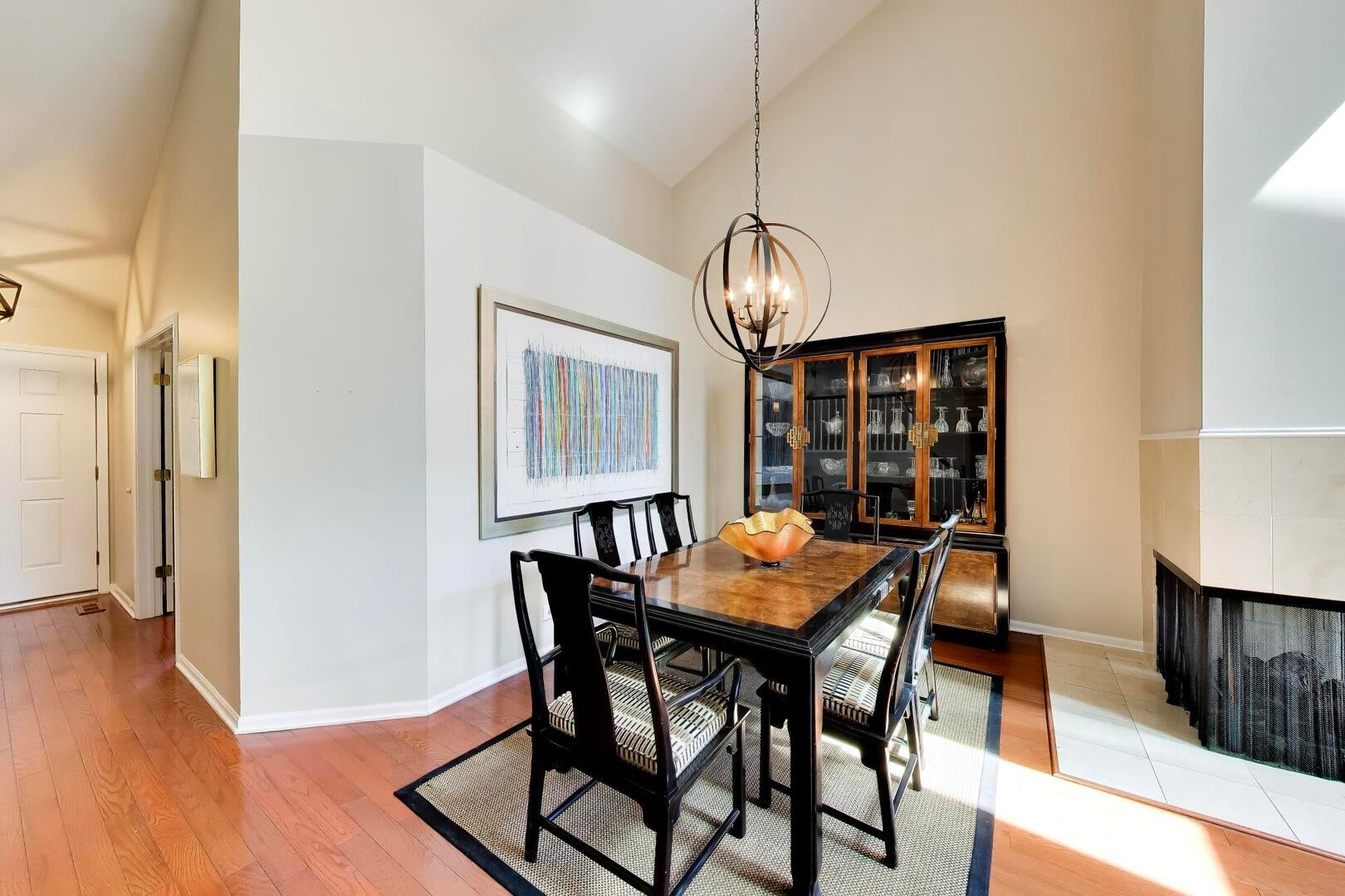 825 Fountain View Drive
