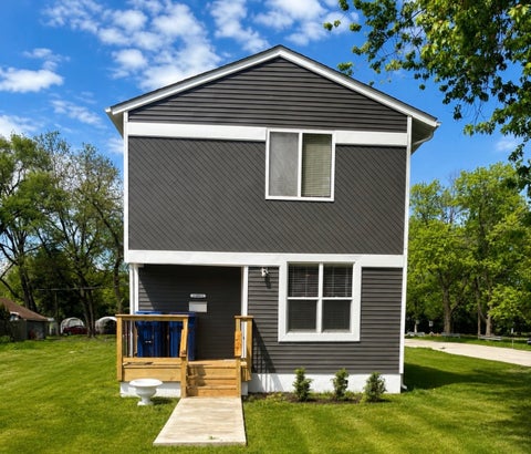Photo of 13802 Seeley Avenue, Blue Island, IL 60406 (MLS # 12725262)