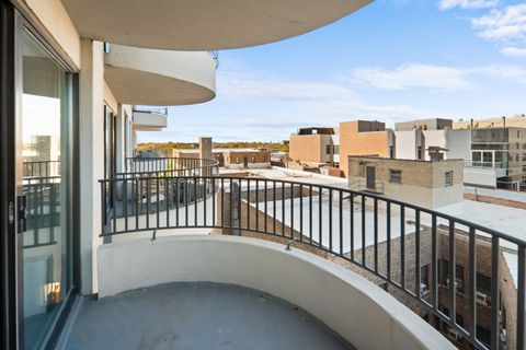 Tiny photo for 2020 N Lincoln Park W Park #6E, Chicago, IL 60614 (MLS # 12539265)