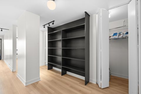 Tiny photo for 2020 N Lincoln Park W Park #6E, Chicago, IL 60614 (MLS # 12539265)