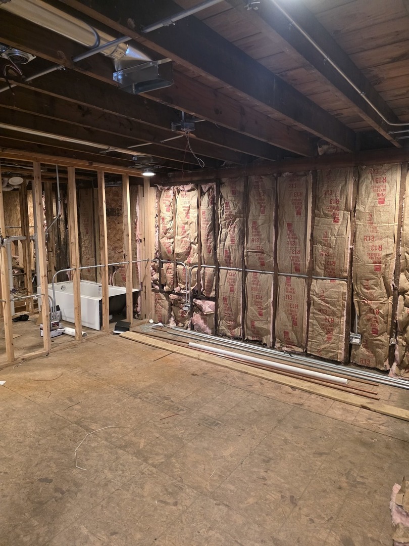 8549 S Kingston Avenue