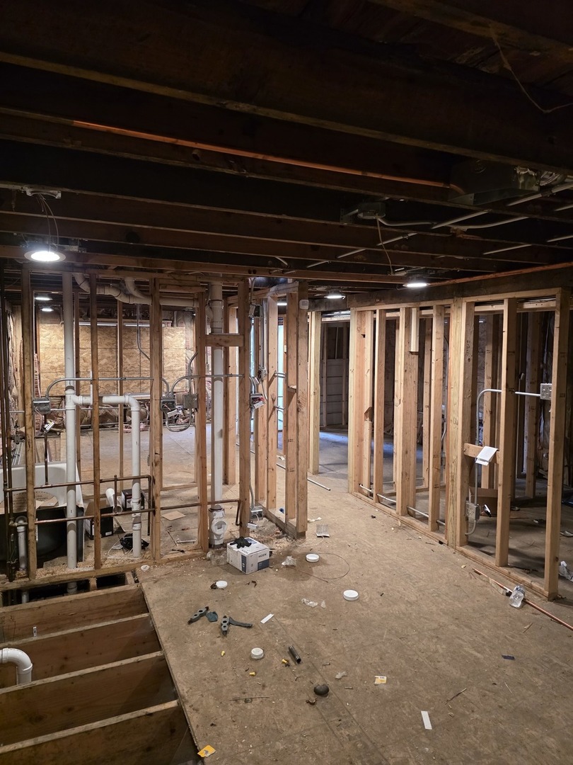 8549 S Kingston Avenue