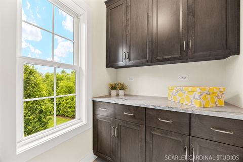 Tiny photo for 831 Avon Court, Glen Ellyn, IL 60137 (MLS # 12472196)