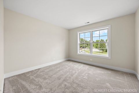 Tiny photo for 831 Avon Court, Glen Ellyn, IL 60137 (MLS # 12472196)