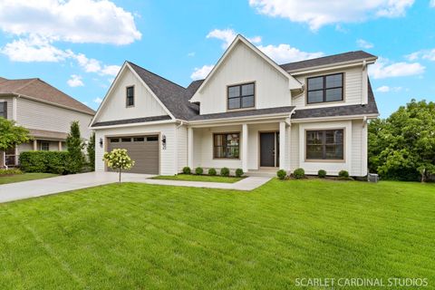 Tiny photo for 831 Avon Court, Glen Ellyn, IL 60137 (MLS # 12472196)